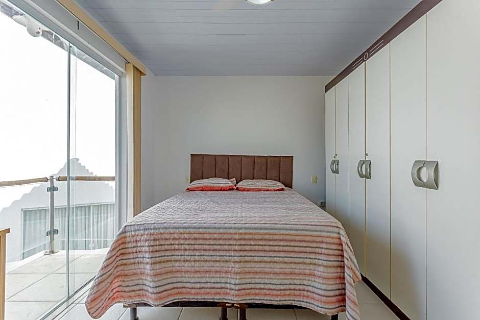 BJ09 Ótima Casa 5/4 - Piscina e Churrasqueira