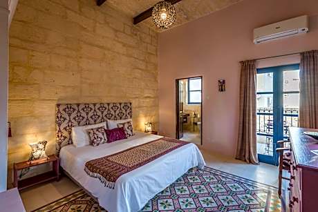 Queen Room with Balcony