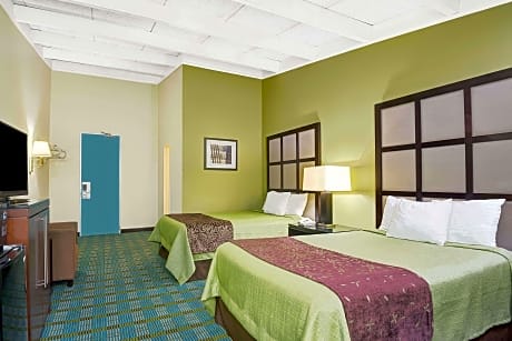 2 Double Beds Non-Smoking