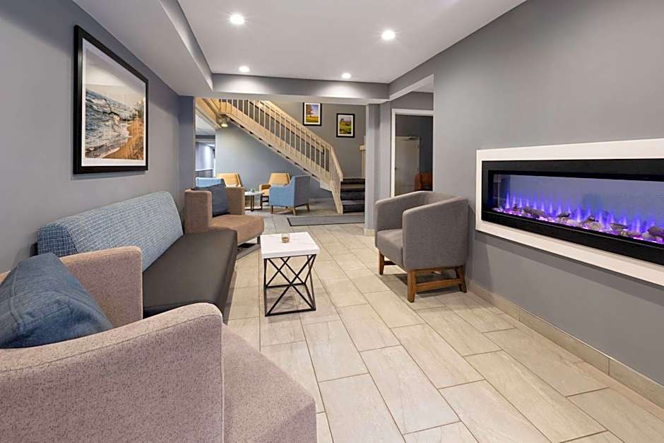 La Quinta Inn & Suites by Wyndham Sheboygan