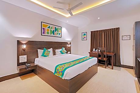 Treebo Aishwarya Grand - 4 Km From Promenade Beach