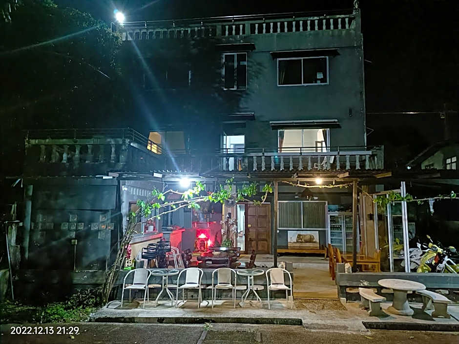 Funky Crab The River