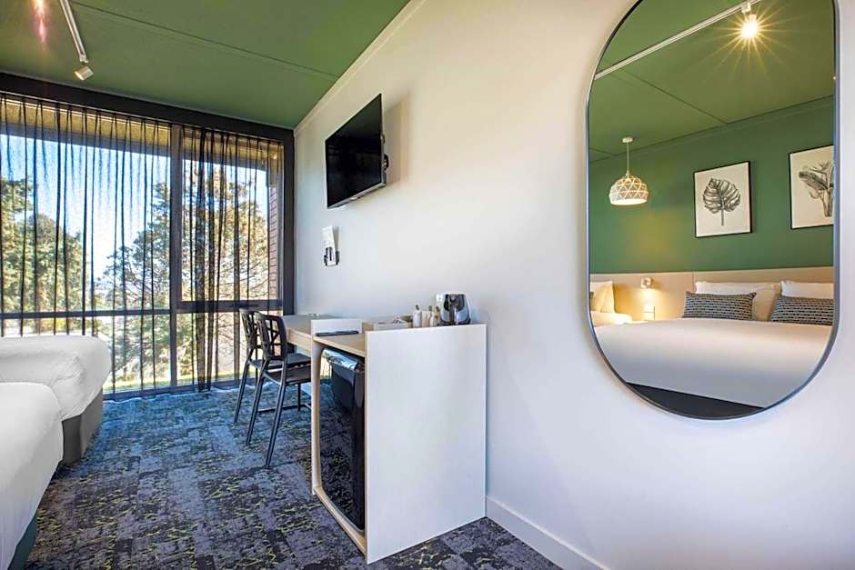 Nightcap at Morwell Hotel