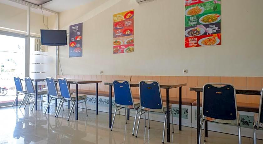 RedDoorz Plus @ Losari Makassar