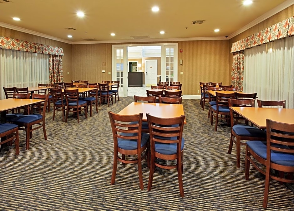 Holiday Inn Express Corning, an IHG Hotel