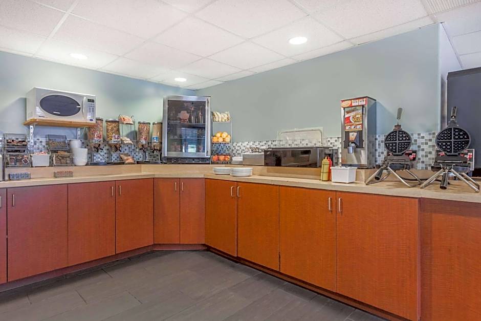 Super 8 by Wyndham Peterborough