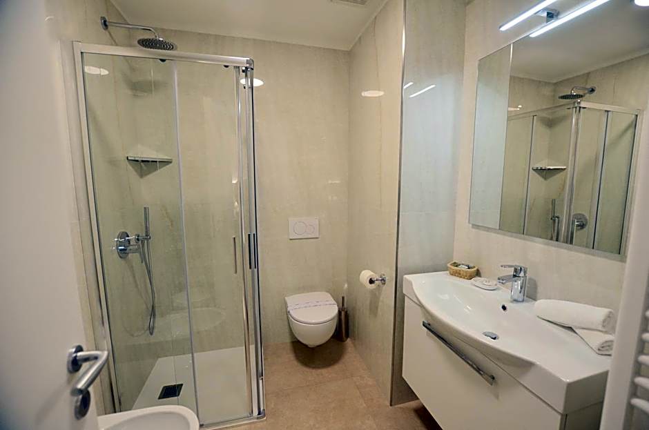 Villa Phoenix - Lake Apartments