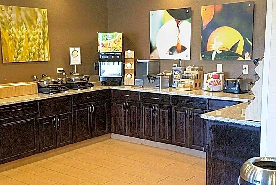 AmericInn by Wyndham Moline Airport Quad Cities