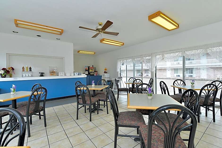 Travelodge by Wyndham Mackinaw City