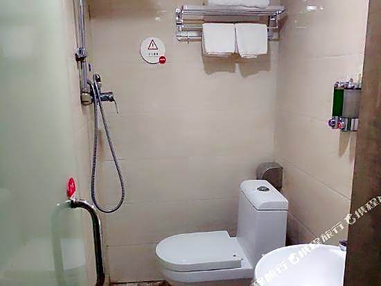 Jinpeng Hotel (Guangzhou Yongqingfang Chenjiaxuan Subway Station)