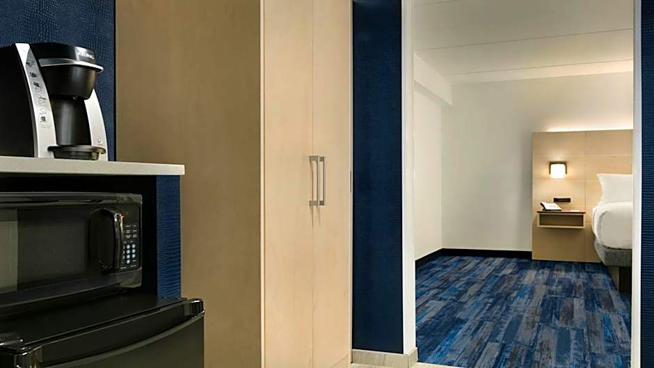 Holiday Inn Express Williamsbrg Busch Gardens Area By IHG