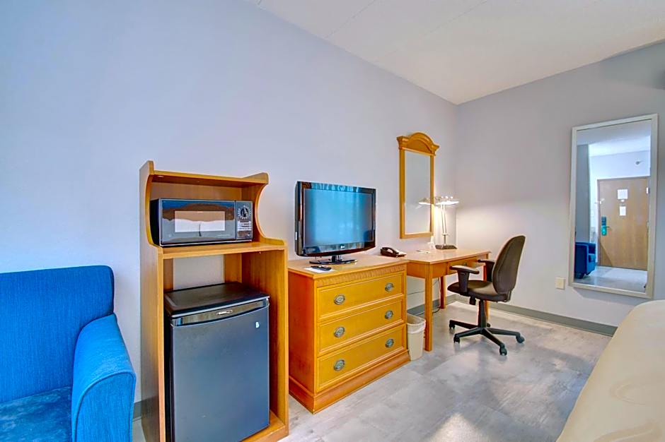 Quality Inn & Suites CVG Airport