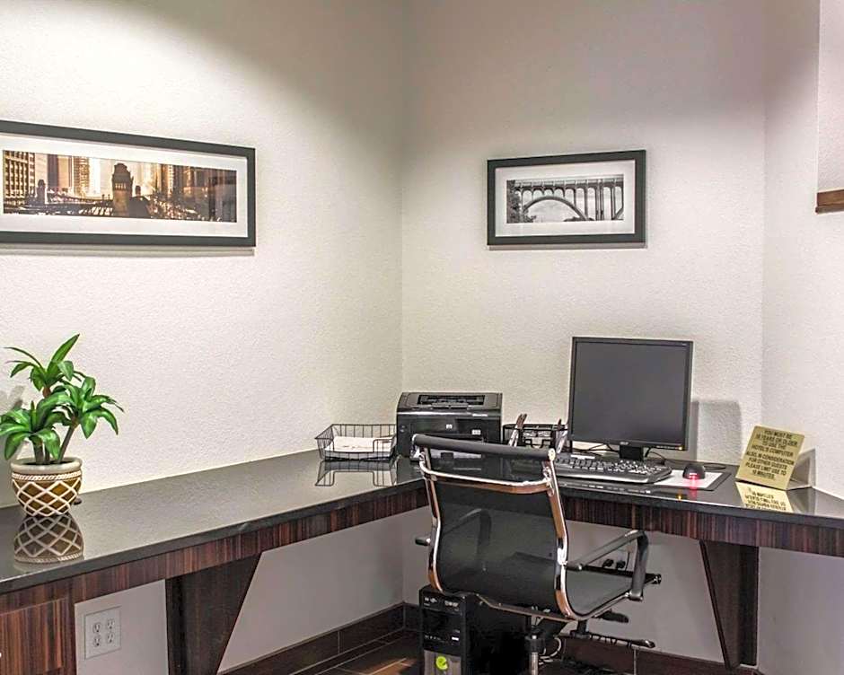 Sleep Inn & Suites Spring Lake - Fayetteville near Fort Bragg