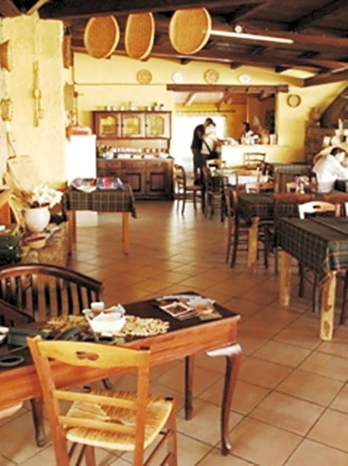 Hotel Turismo Rurale Montitundu