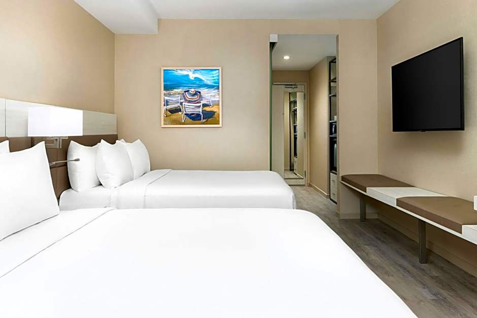 AC Hotel by Marriott St. Petersburg Downtown