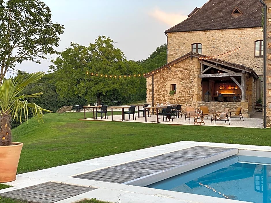 Domaine de Cazal - Chambres d'Hôtes avec piscine au c¿ur de 26 hectares de nature préservée