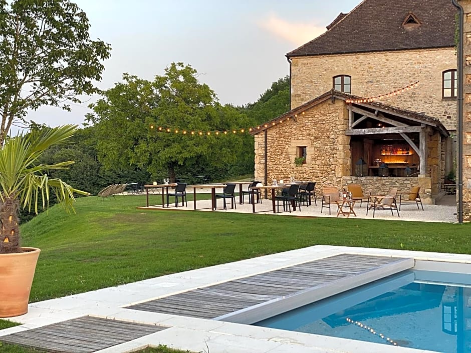 Domaine de Cazal - Chambres d'Hôtes avec piscine au cœur de 26 hectares de nature préservée