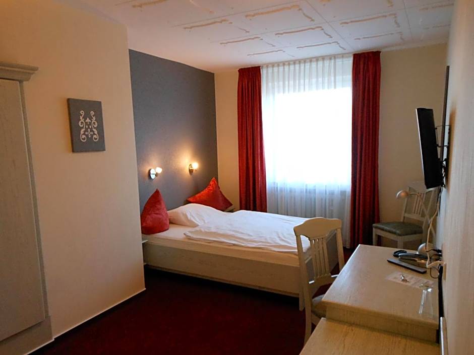 Photo 1 of 4 of Single Room