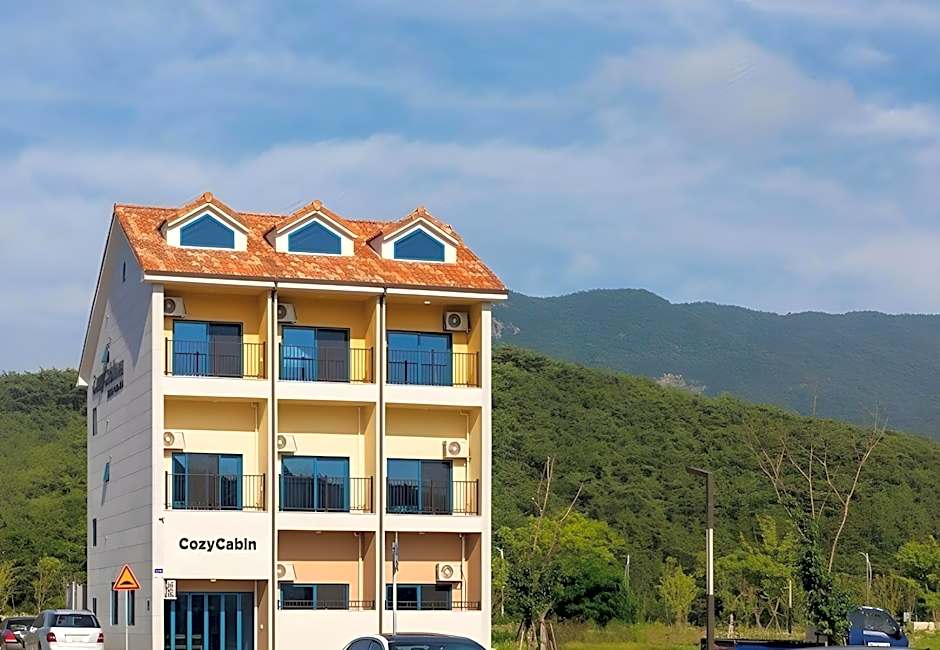 CozyCove Boutique Hotel