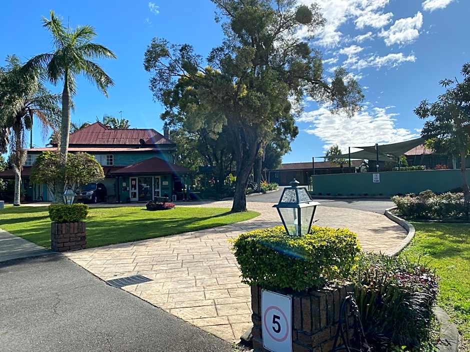 McNevins Logan Park Motel