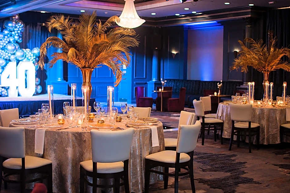 The Roslyn, Tapestry Collection by Hilton