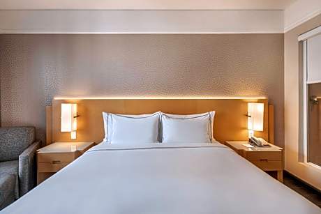 Grand Premium Queen Room