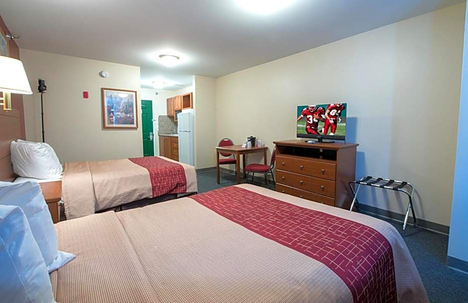 Red Roof Inn & Suites Dickinson
