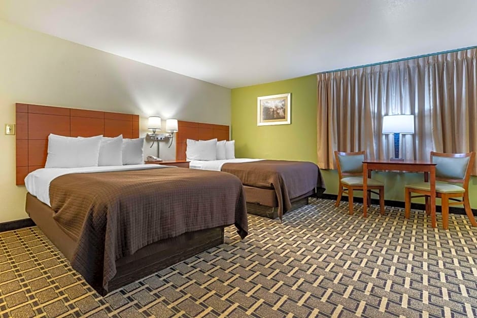 Econo Lodge Cherokee Near River Park