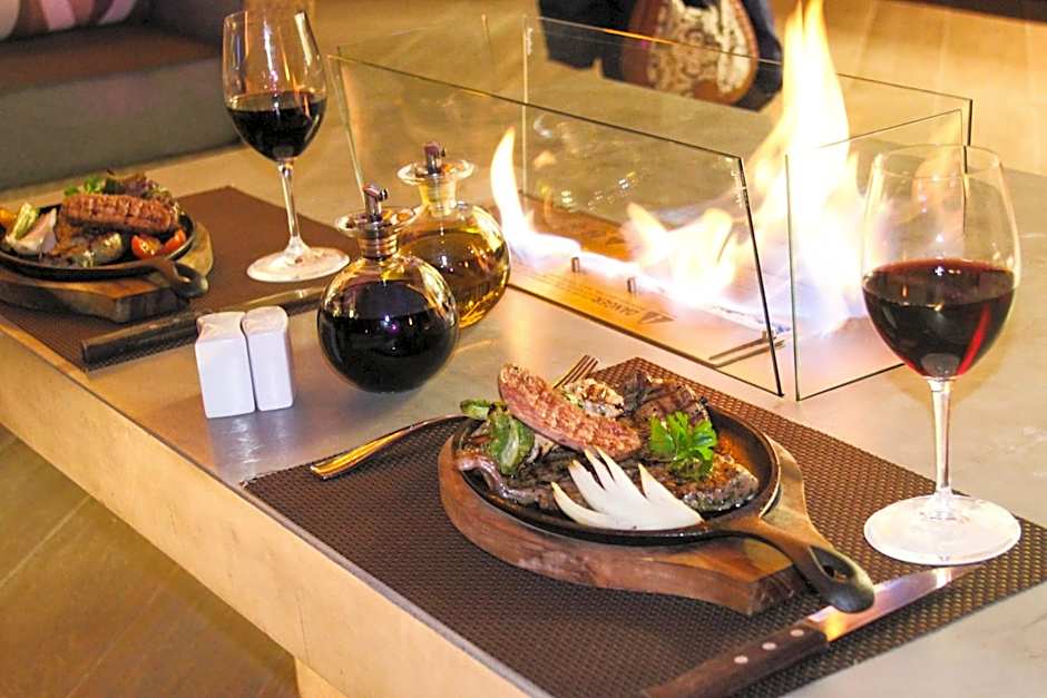 HS HOTSSON Hotel Leon