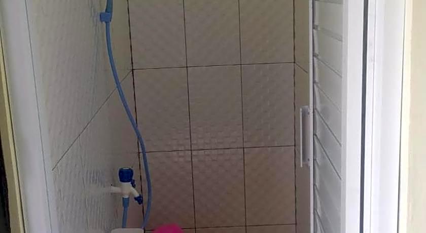 Penginapan Karanglaut Sayangheulang