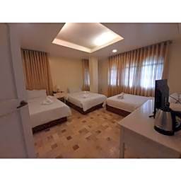 RedDoorz @ Greenview Hotel and Restobar Masbate