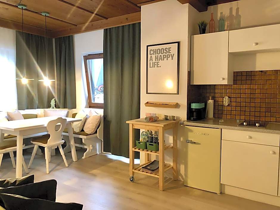 Camping & Ferienunterkünfte Steinplatte