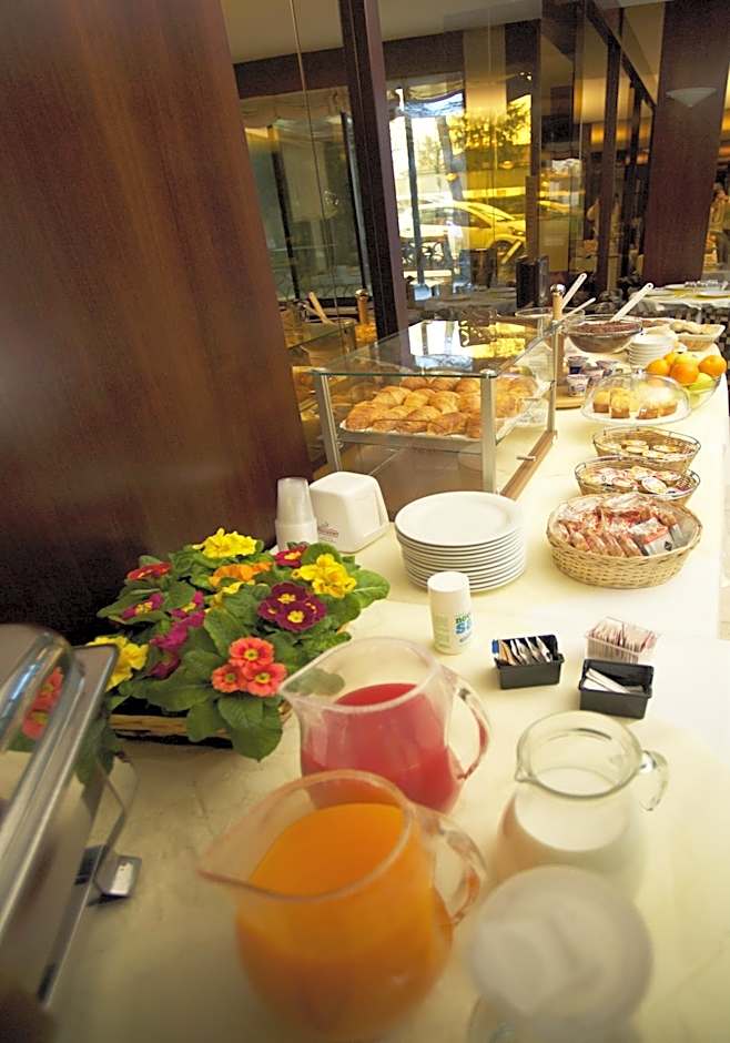 Club Hotel