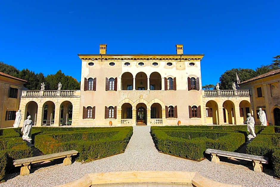 Villa Giona