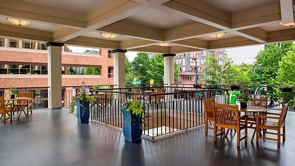 Holiday Inn & Suites Vancouver Downtown By IHG