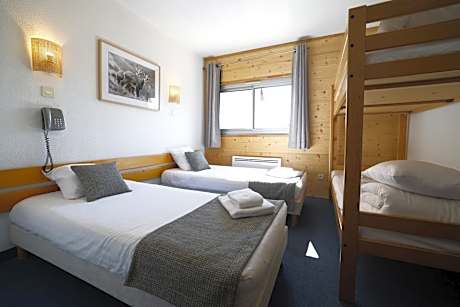 Classic Quadruple Room