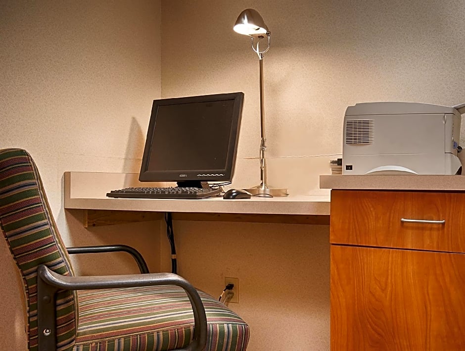 Best Western Plus Twin View Inn & Suites