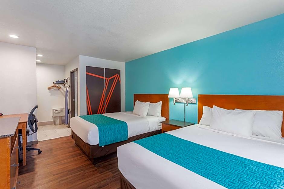 Howard Johnson by Wyndham National City/San Diego South