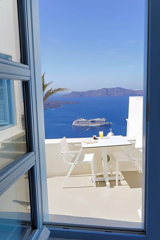 Pantelia Suites