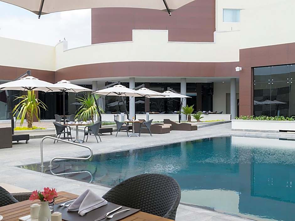 HS HOTSSON Hotel Irapuato