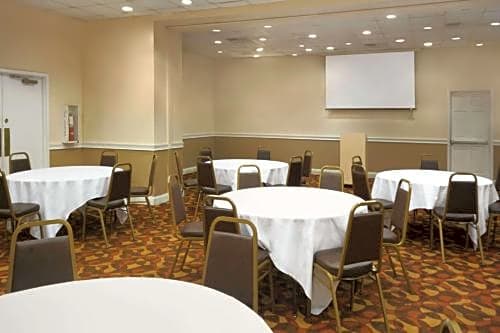 Days Inn by Wyndham Birmingham AL