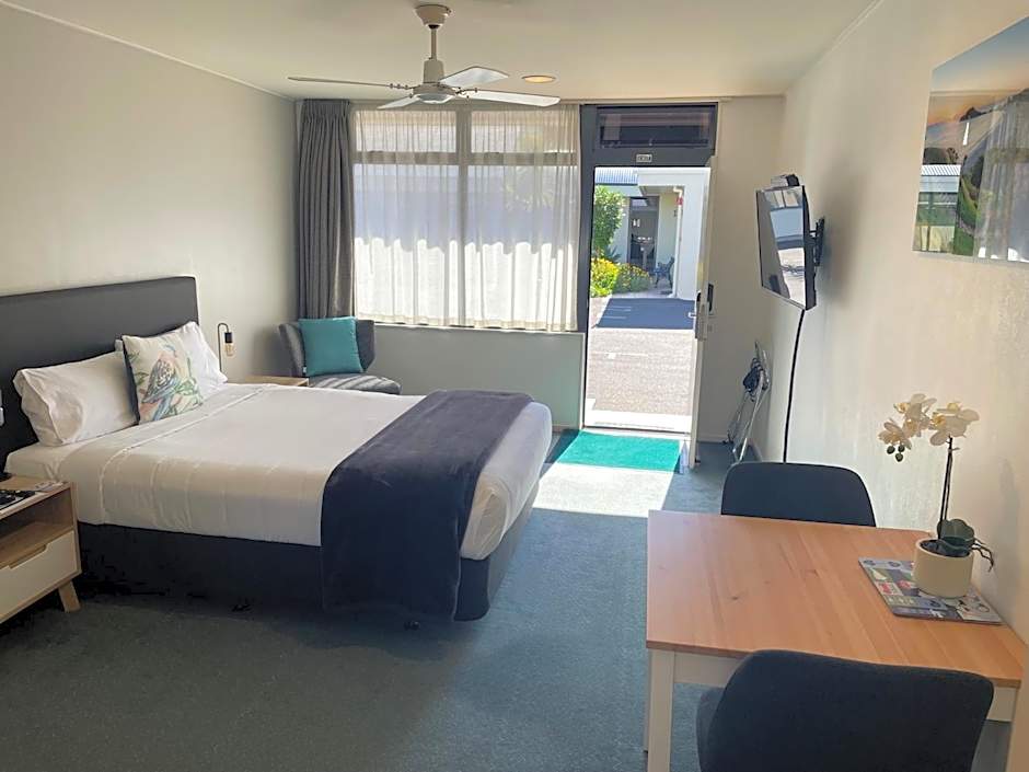 Academy Motor Inn