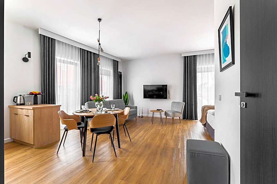 Apart House, Tylna 20