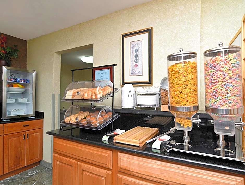 MHO Inn & Suites