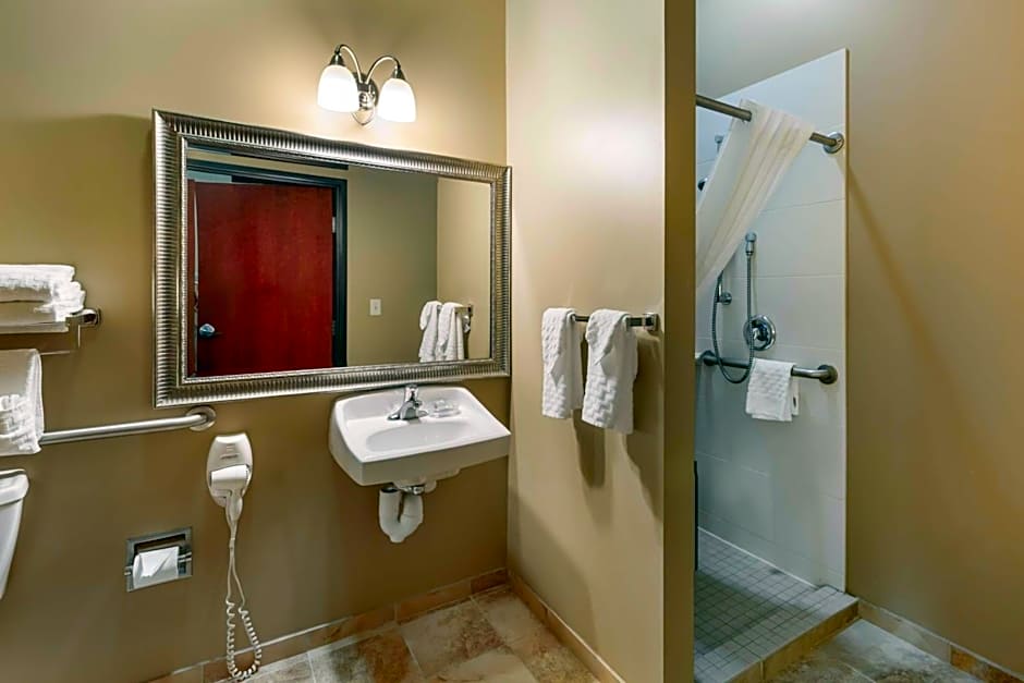 Best Western Golden Prairie Inn And Suites