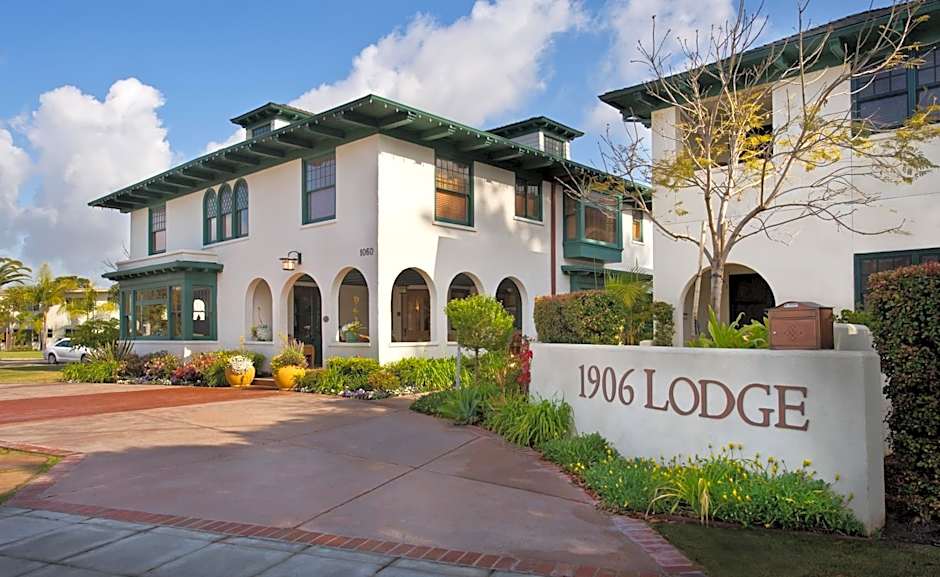 Photo 1 of 50 of 1906 Lodge