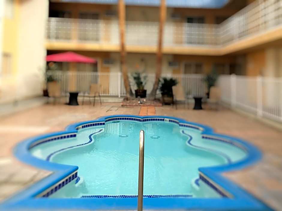 Delos Reyes Palm Springs