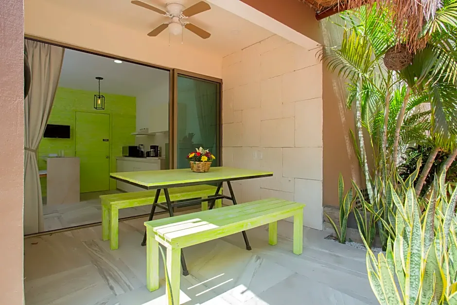 Casa Kaoba Hotel & Suites