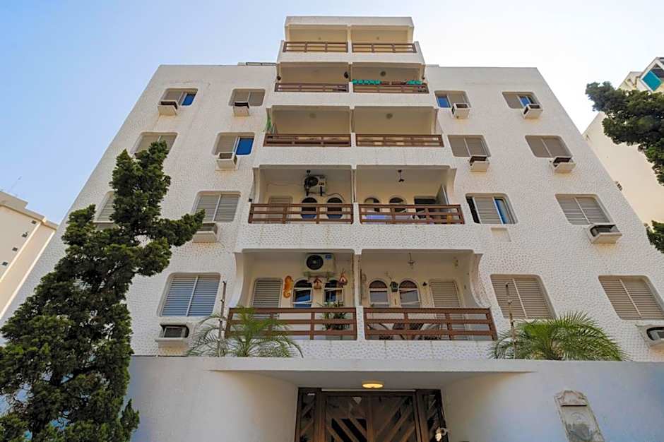 Otimo apto c WiFi a 700m da Praia do Tombo-Guaruja