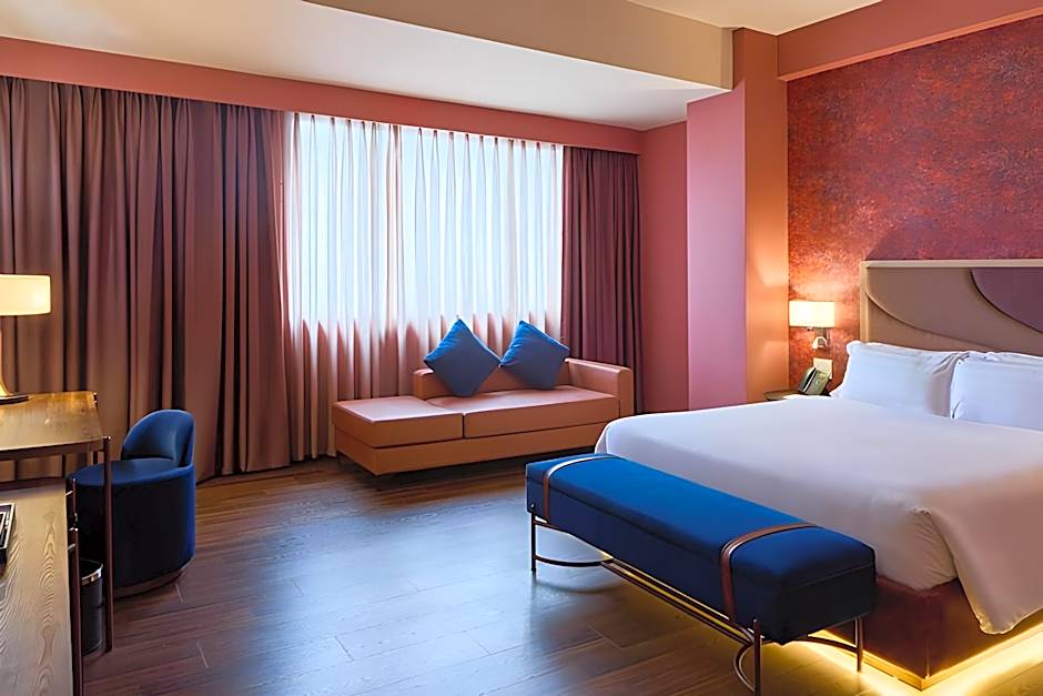 Kin Hotel Ly Tu Trong